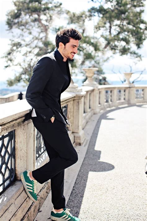 what to wear with green shoes